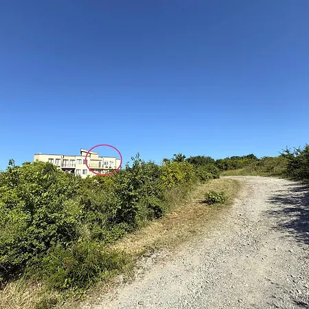 Luna Seaview 公寓 *